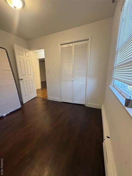 Building Photo - 156-49 76th St