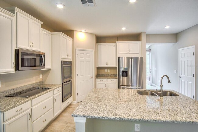 Building Photo - 30708 Walker Cup Pl