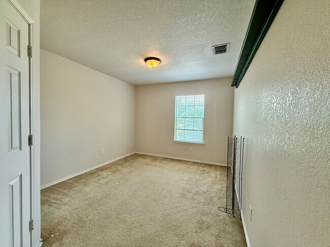 Building Photo - 10843 Canter Spur