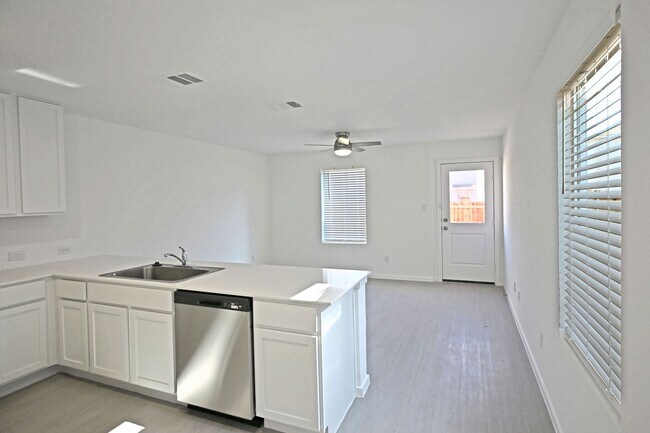 Building Photo - 6718 Marble Rdg