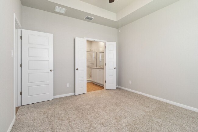 Building Photo - 391-395 Nespral