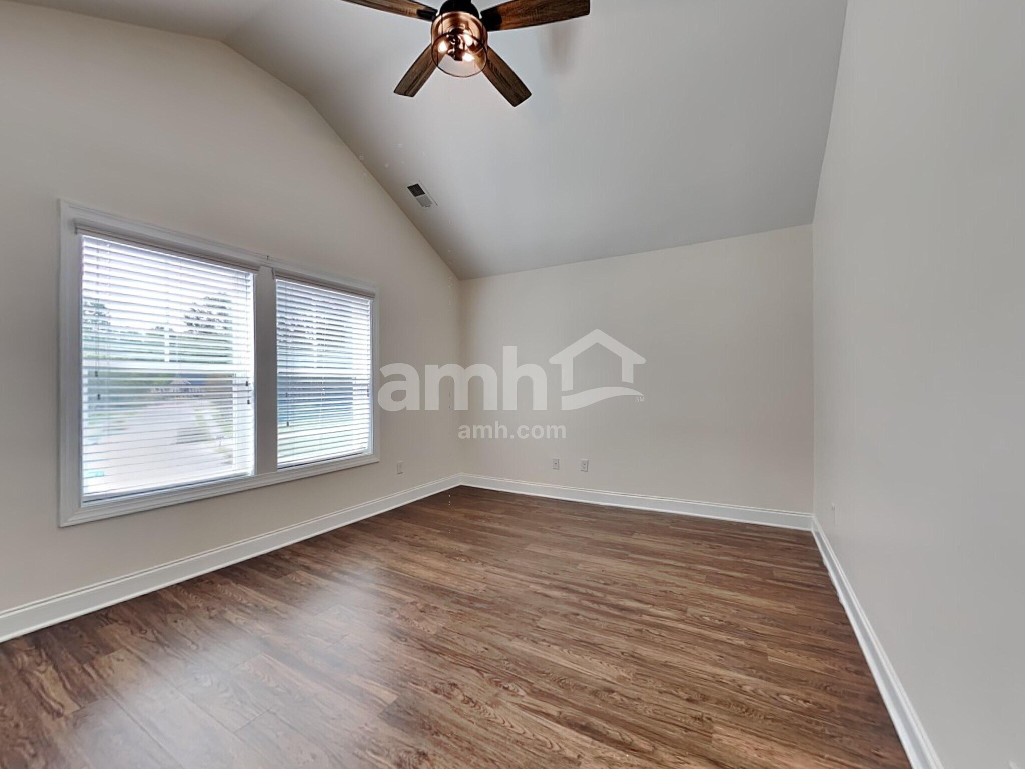 Building Photo - 101 Doral Blue Dr
