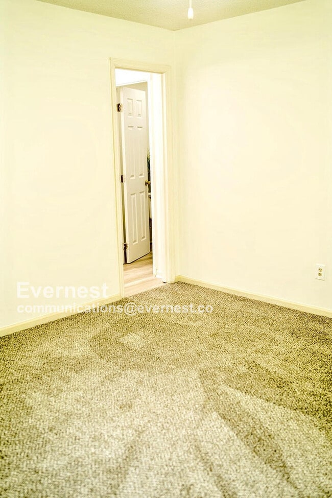 Building Photo - 4811 Brighton Ln
