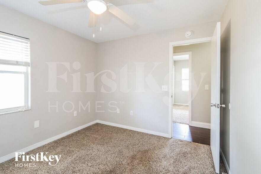 Building Photo - 7912 Apache Ln