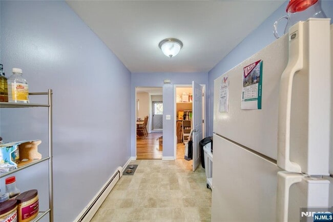 Building Photo - 132 Regency Park
