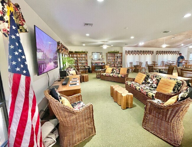 Building Photo - Application Under Review - 2 BR 2 Bath Con...