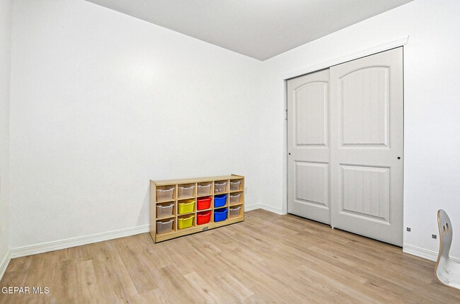 Building Photo - 3853 Loma Brisa Dr