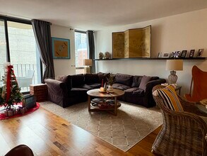 Building Photo - 70 W Huron St