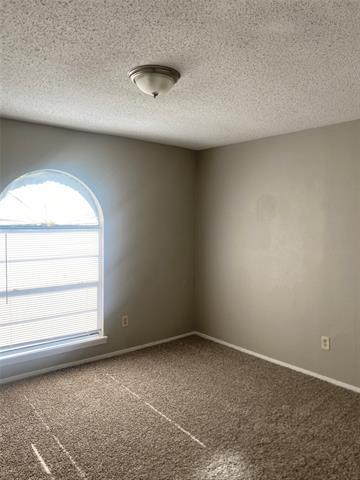 Building Photo - 5060 Walker Dr