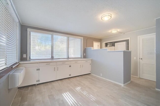 Building Photo - 1223 Cocoanut Ave