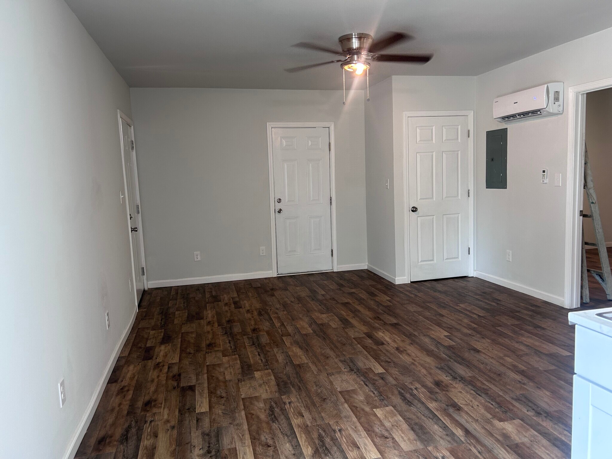 Building Photo - 731 Tallman Cir