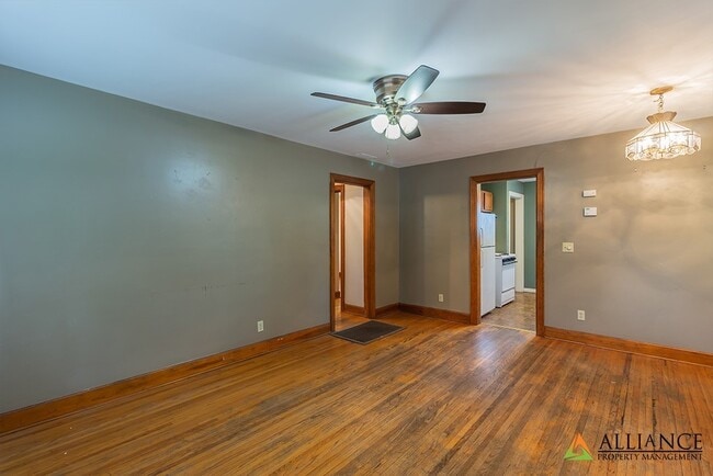 Building Photo - 729 Thurston St