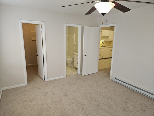 Building Photo - 2601 Hillsboro Pike