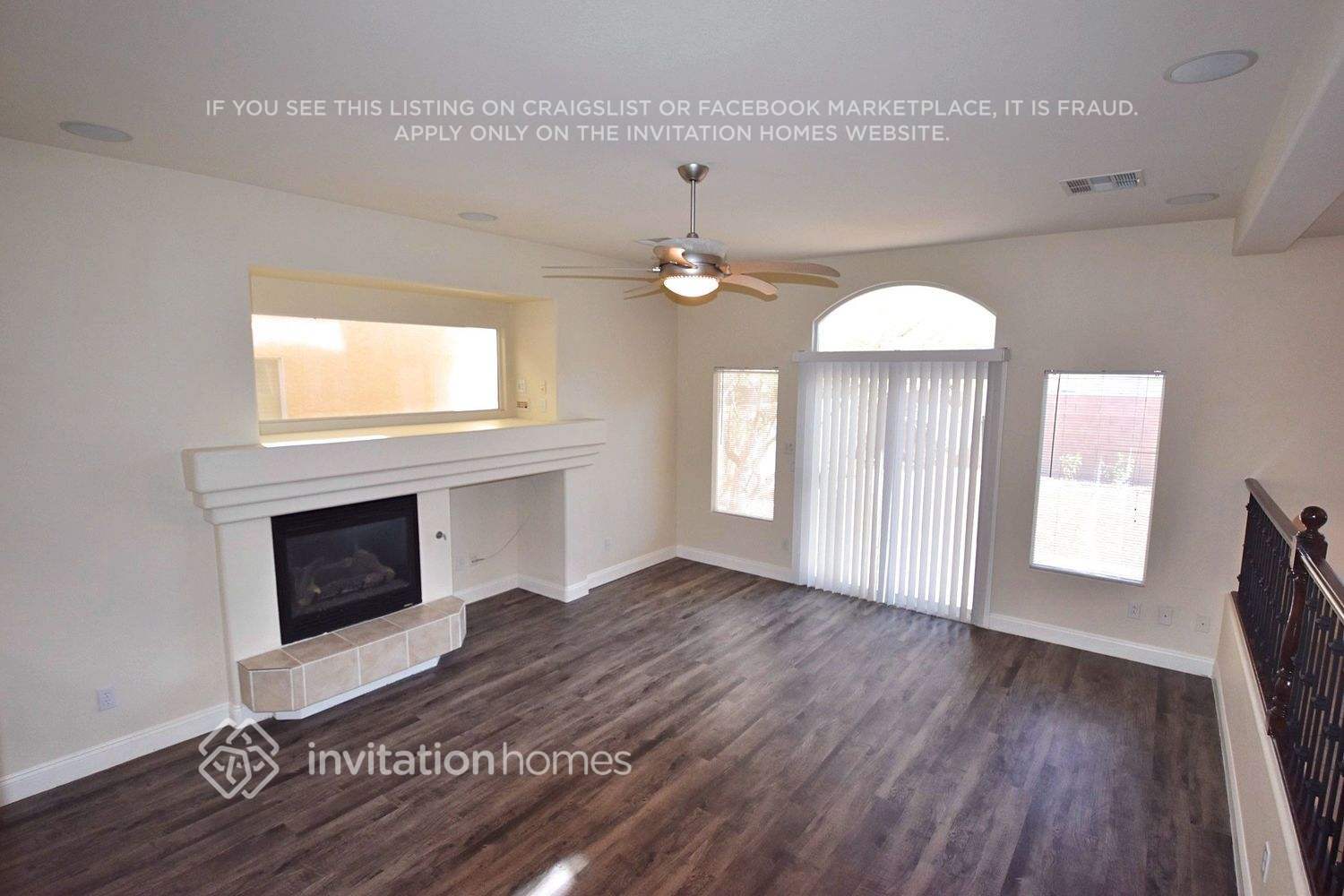 Building Photo - 10870 Fishers Island St