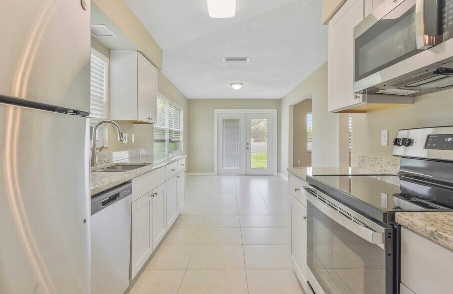 Building Photo - 520 S Perry St