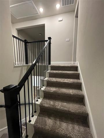 Building Photo - 560 Hutchinson Ln