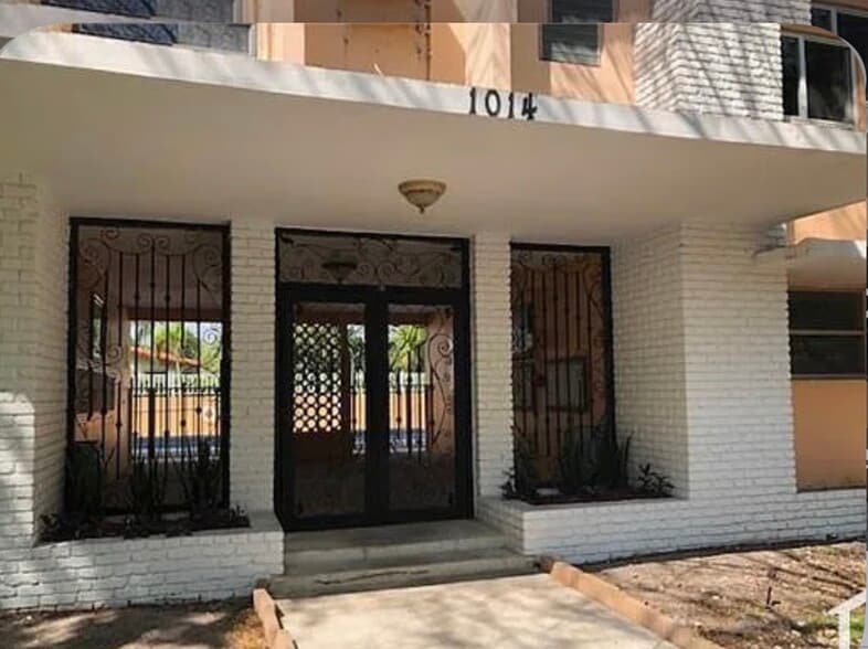 Building Photo - 1014 Salzedo St