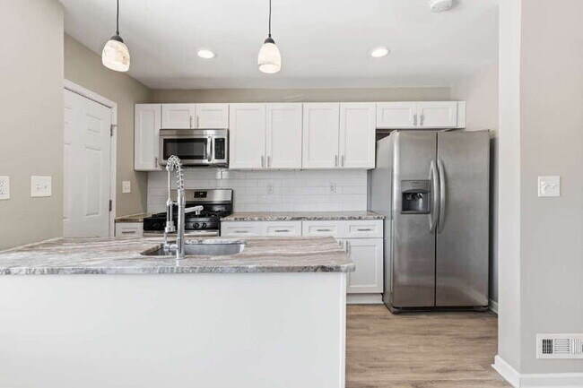 Building Photo - 3482 Dunhaven Rd