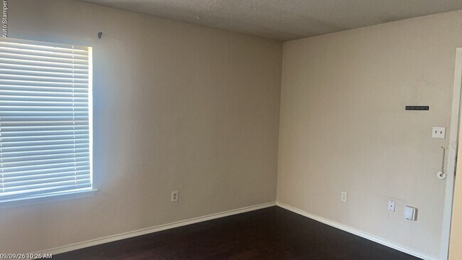 Building Photo - 207 Hosack St