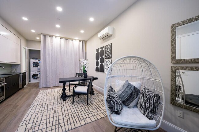 Building Photo - 1517 Corcoran St NW