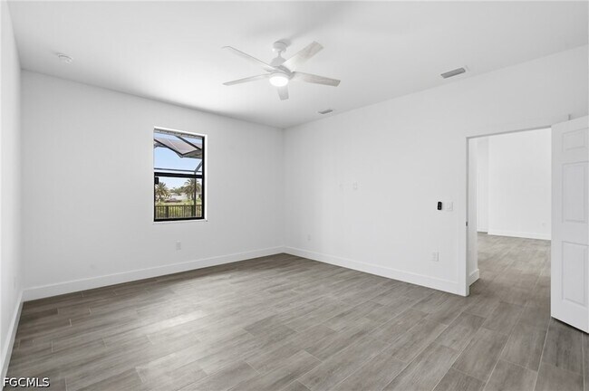 Building Photo - 1431 NW 17th Ave