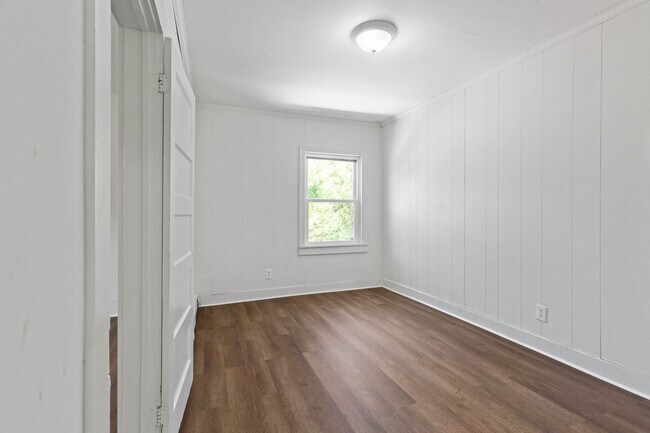 Building Photo - Apartment In Blackstone