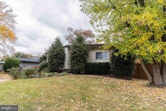 Building Photo - 6609 Bowie Dr