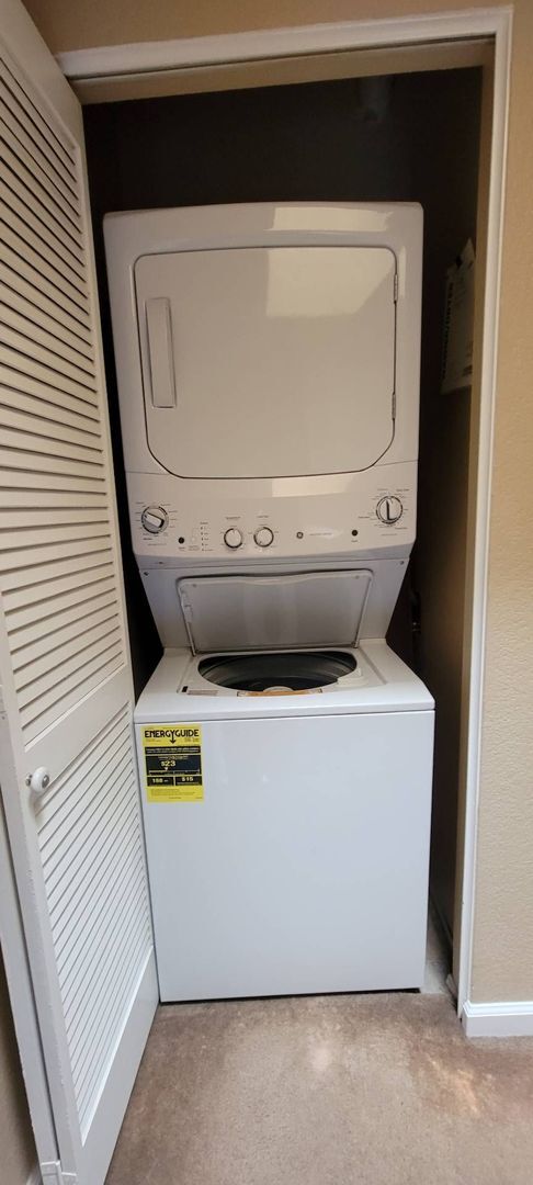 Building Photo - Updated 2 Bed, 2 Bath 2-Story Condo with Garage