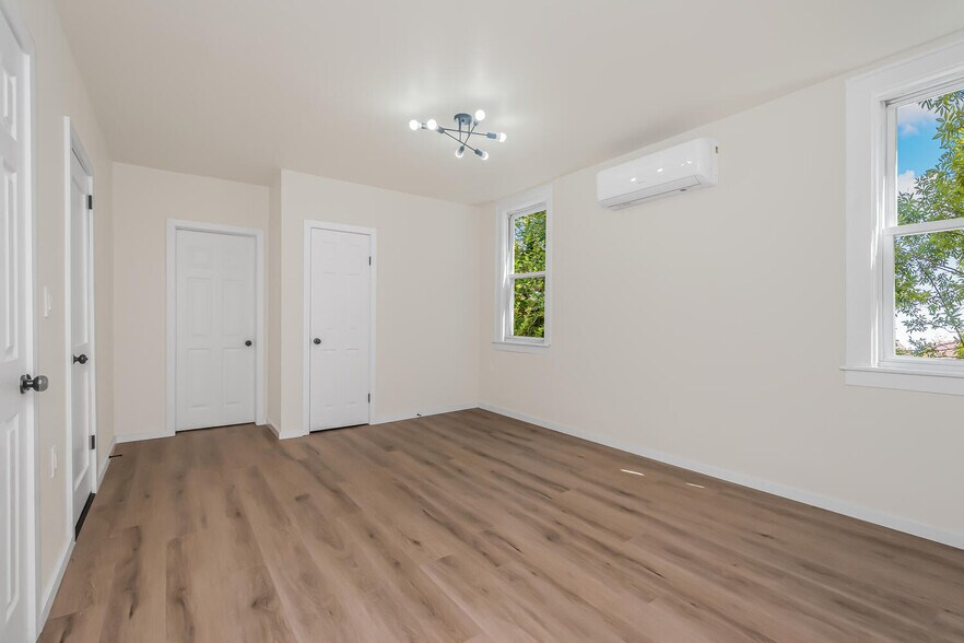 Building Photo - 130 Glover Ave