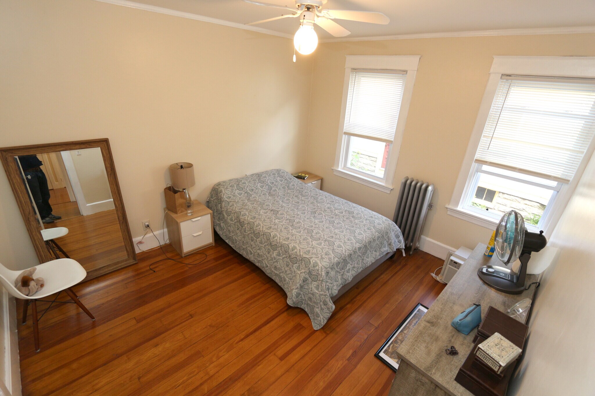 Bedroom 1 - 12 Methyl St