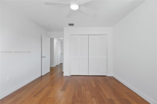 Building Photo - 2870 SW 21st St