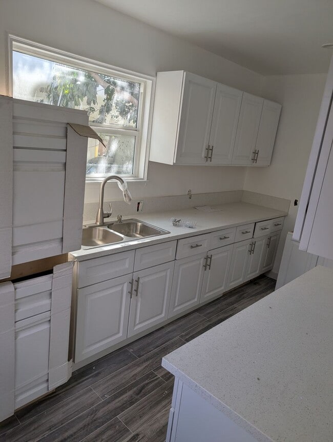 Building Photo - ??Newly Remodeled1 Bed / 1 Bath Apartment Unit  – Great Layout
