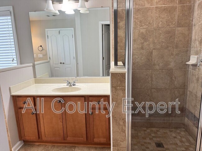 Building Photo - 6020 Falls Landing Dr