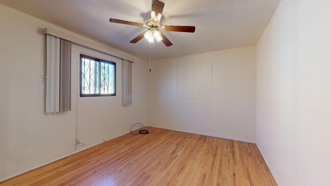 Building Photo - UPTOWN 3/BD 2/BA 1/CP WORKSHOP