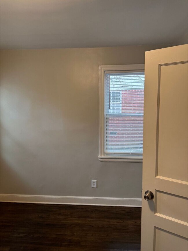 Building Photo - 157-159 Roberta Dr