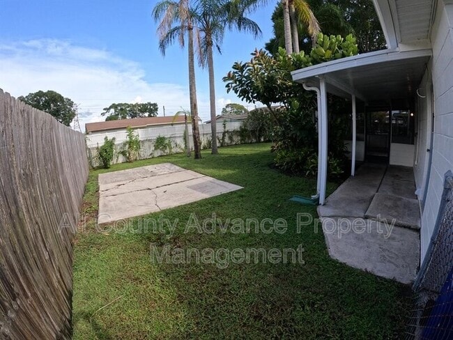 Building Photo - 311 Shore Dr E