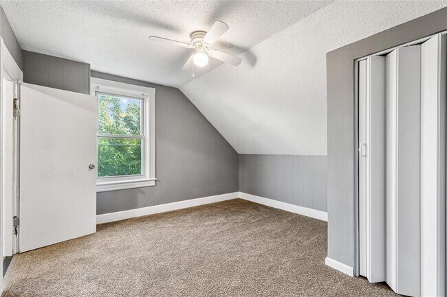 Building Photo - 92 Centre St