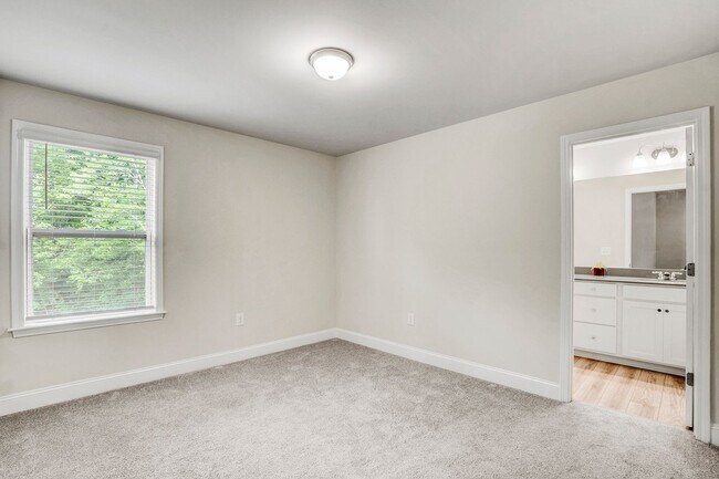 Building Photo - 220 Karlov Rd