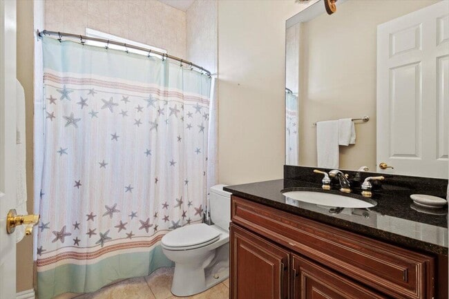 Building Photo - 5829 NW Zenith Dr