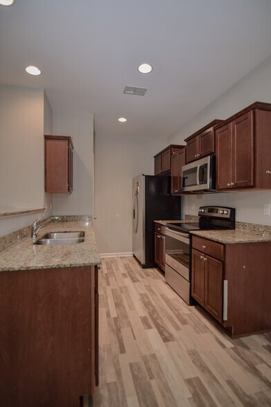 Building Photo - 162 Buchanan Cir