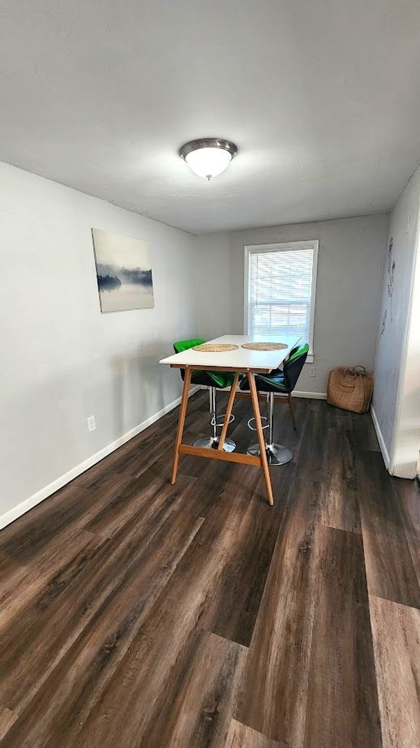 Building Photo - Furnished 1 Bed 1 Bath Apt in Linwood Place Add NW OKC