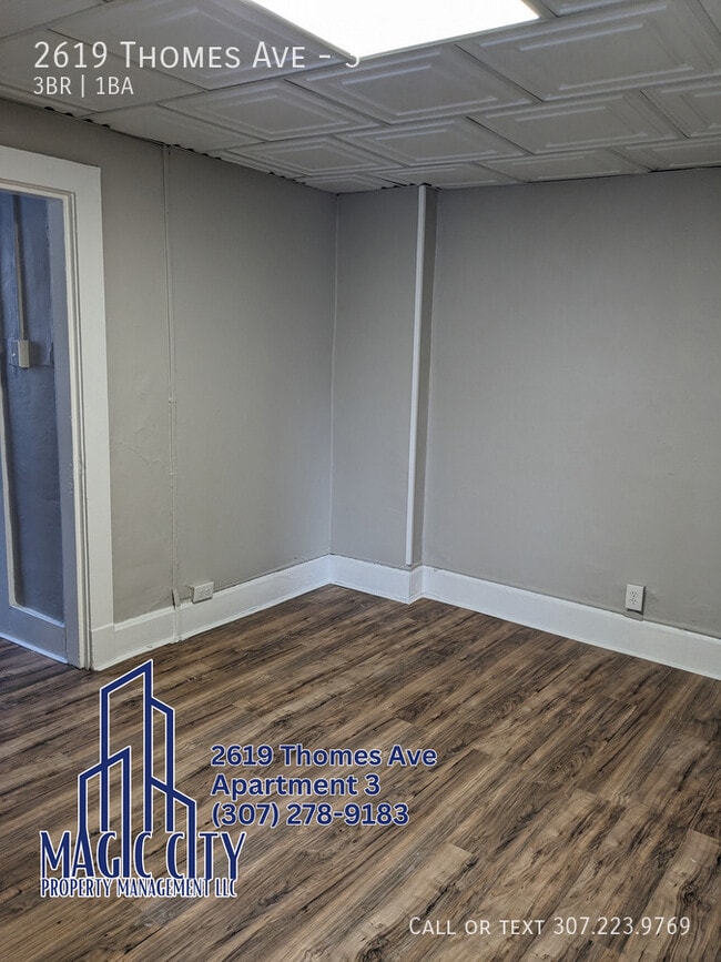 Building Photo - 2619 Thomes Ave