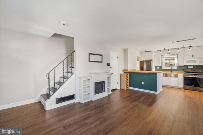 Building Photo - 5822 Fifer Dr