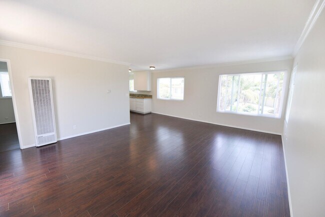 Building Photo - 248 Avenida Del Poniente