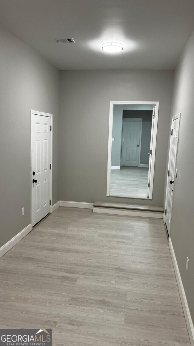 Building Photo - 7428 Mockingbird Trail