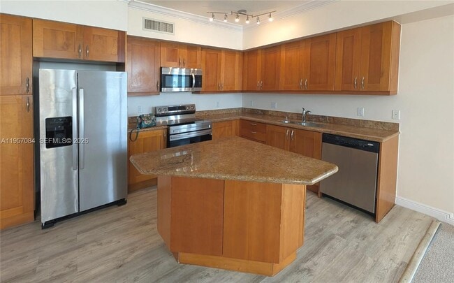 Building Photo - 1745 E Hallandale Beach Blvd