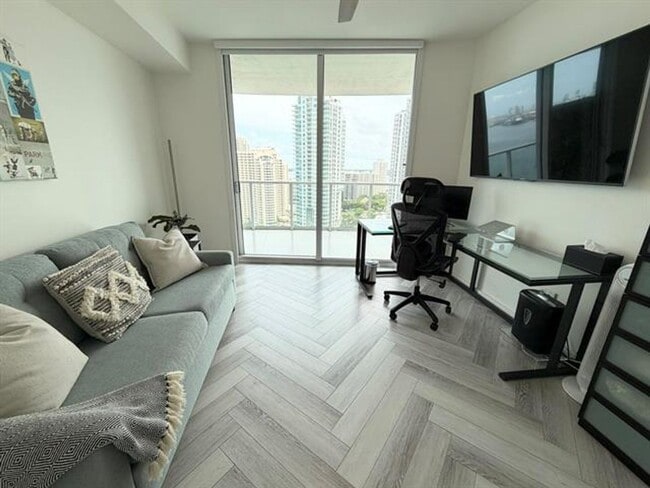 Building Photo - 300 S Biscayne Blvd