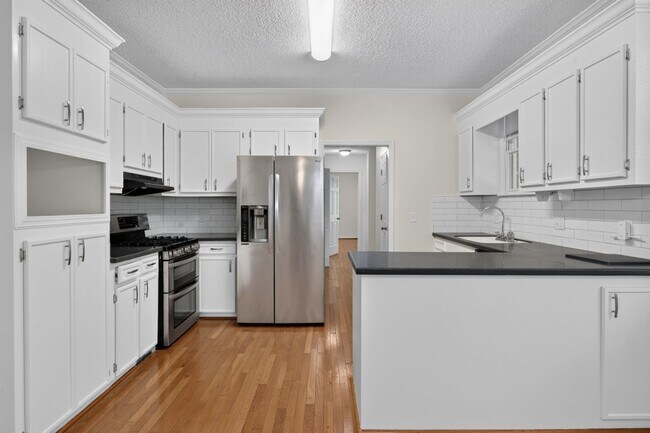 Building Photo - Beautiful home in Spring Valley