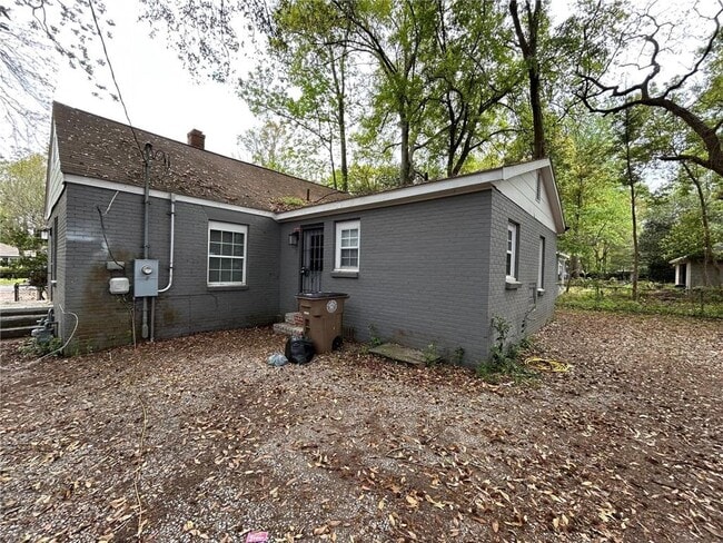 Building Photo - 2861 Ralston Rd