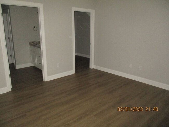 Building Photo - 124 Chapel Ct